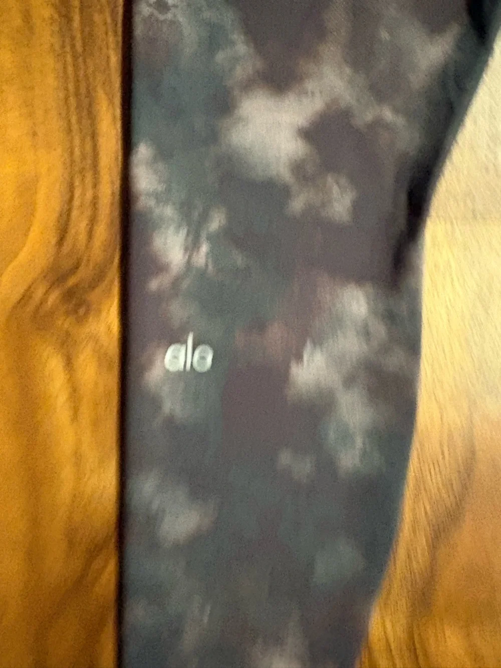 ALO Yoga Marble-Effect High-Rise Leggings in Black and Gray